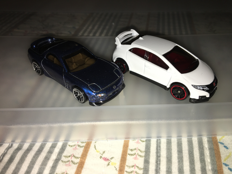 Illustration for article titled Hot Wheels Mazda RX-7 and Honda Civic Type R